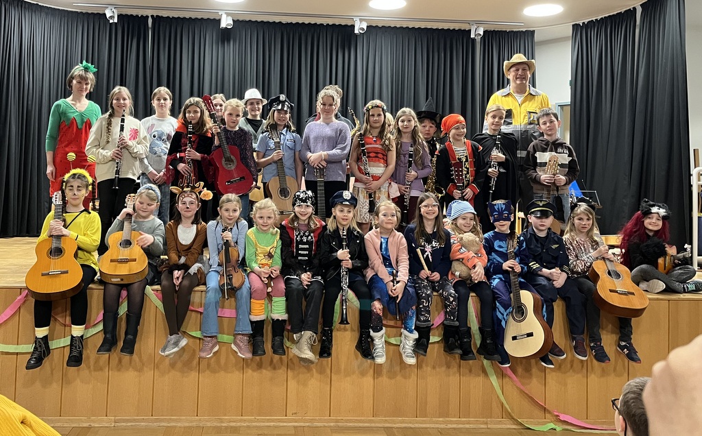 Faschingsabend im „Corvinus-Saal“ im VAZ-Pitten